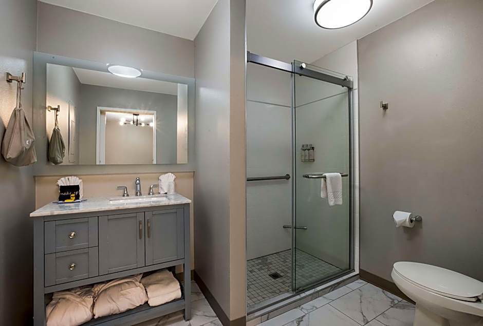 The Hub Middletown Red Bank, BW Signature Collection