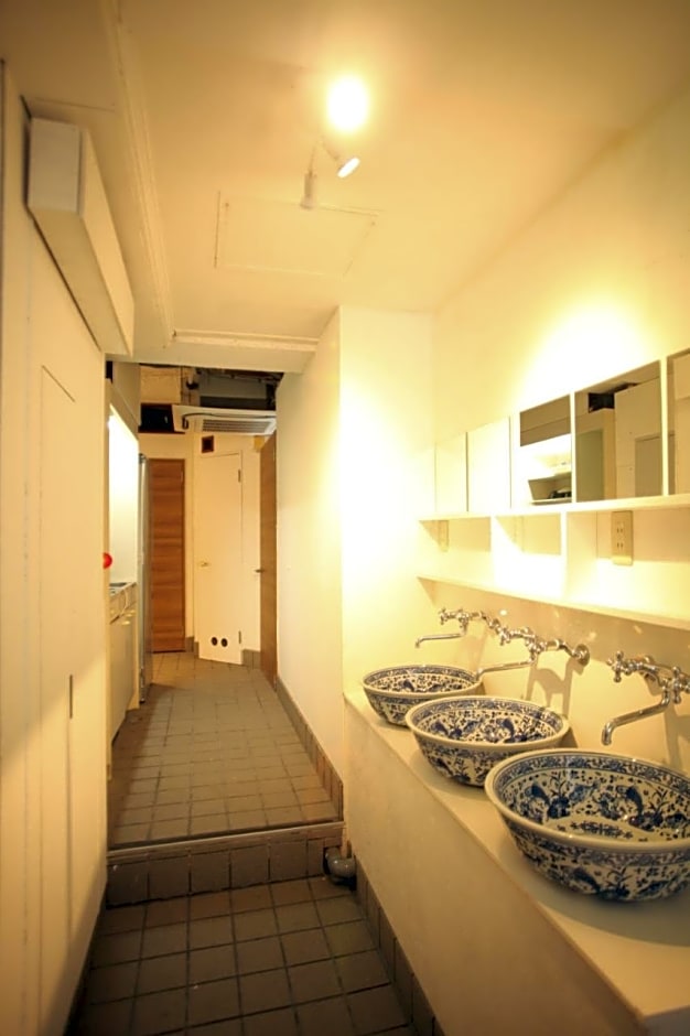 Base Inn Komagome Tokyo