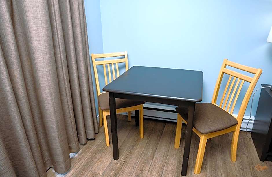 Courtyard Inn Vernon