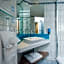 Holiday Inn Express London Luton Airport By IHG
