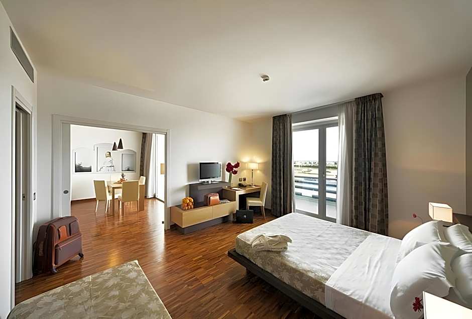 The Ecotel Bangkok Hotel