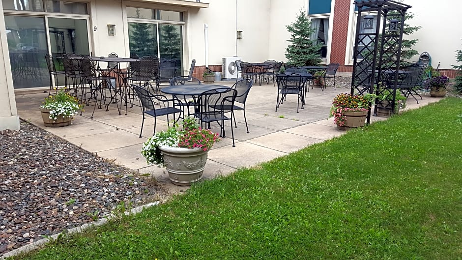 Hibbing Park Hotel & Suites
