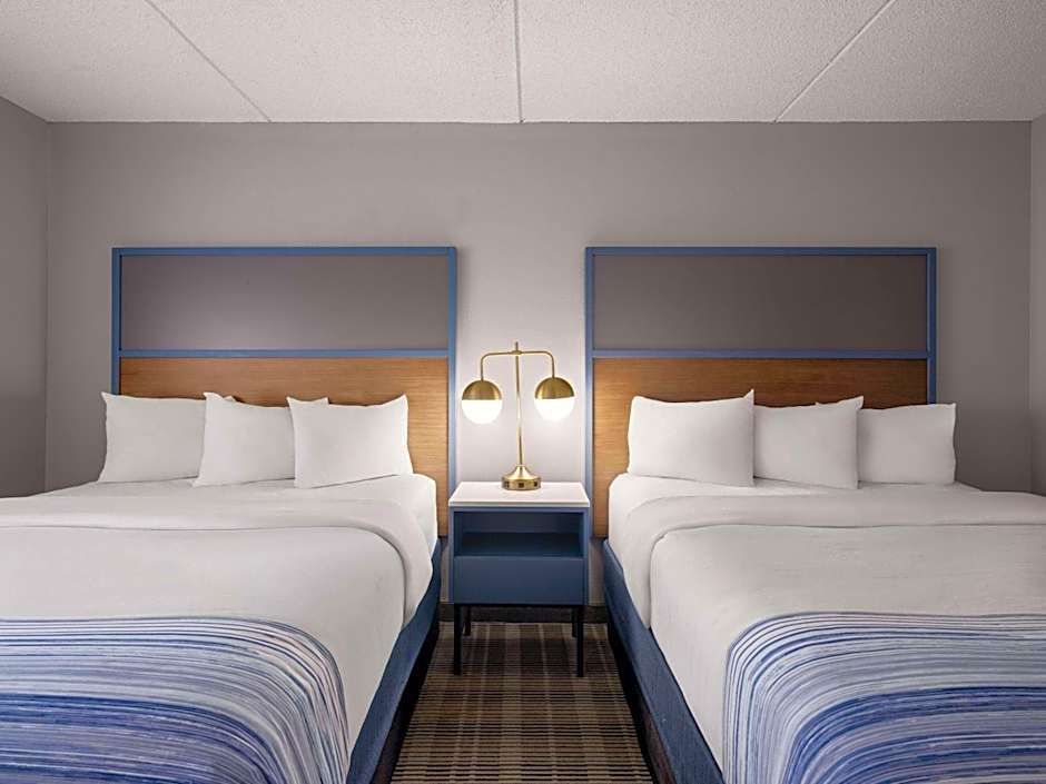AmericInn by Wyndham Shakopee Near Canterbury Park