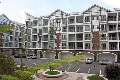 Holiday Heritage Hill