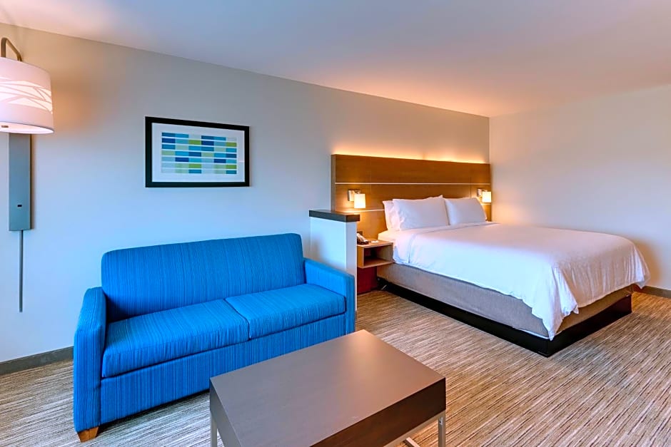 Holiday Inn Express & Suites Roanoke - Civic Center By IHG