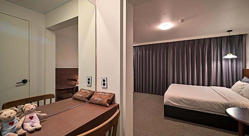 B. Cent Hotel Busan Station