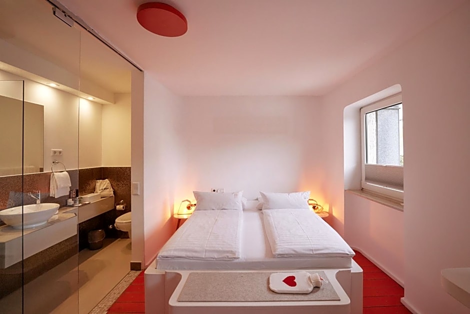18Arts Hotel