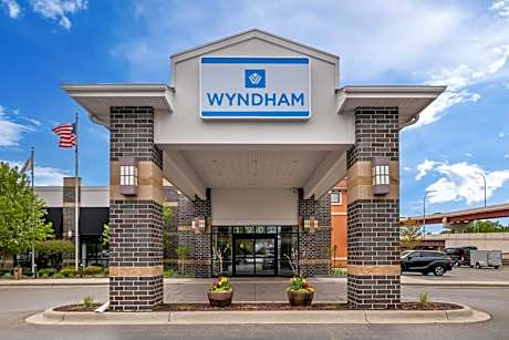 Wyndham Bloomington - Mall of America