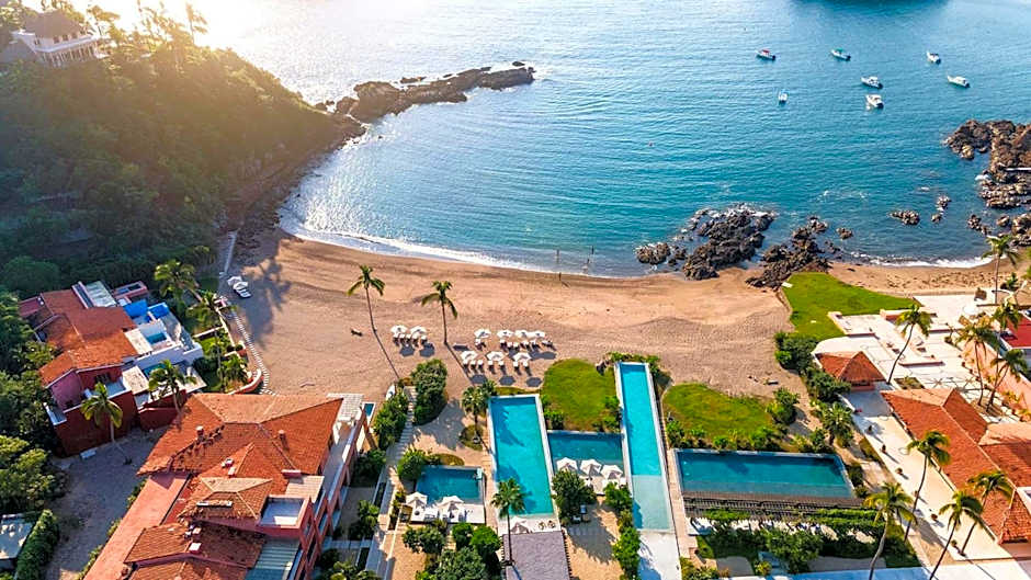 El Careyes Club & Residences