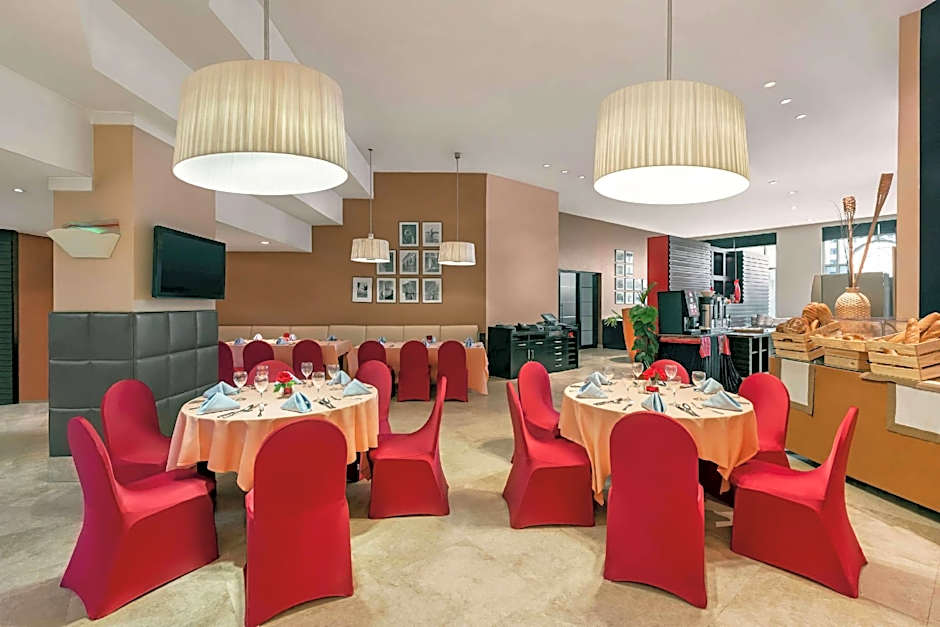 Ramada Plaza by Wyndham Dubai Deira