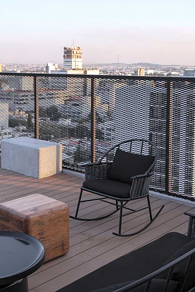 Paradise Flat Witgdl