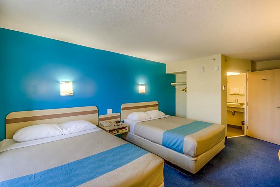 Aurora Inn Estevan