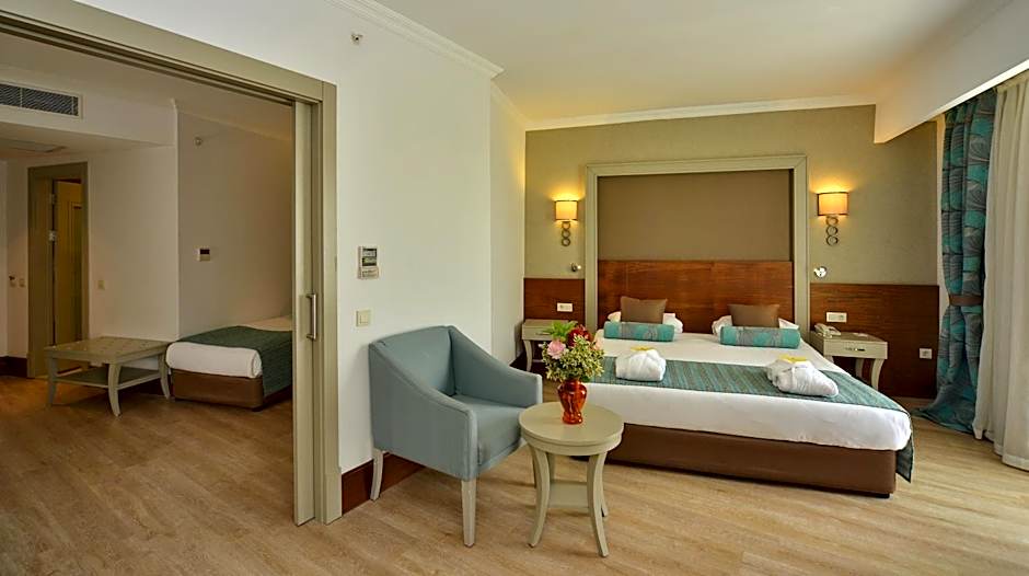 Side Crown Palace Ultra All Inclusive