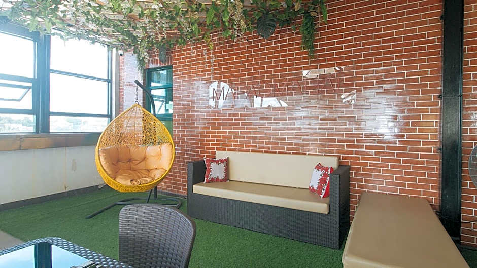 M28 Hotel and Apartments Quezon City