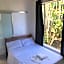 Banana Leaf Eco Hostel