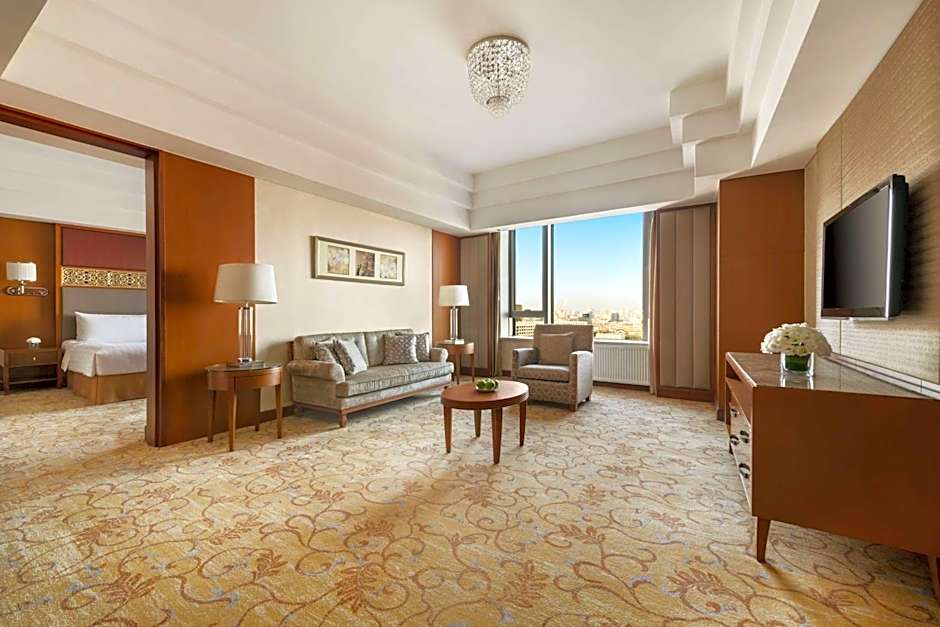 Photo 1 of 7 of Executive Suite