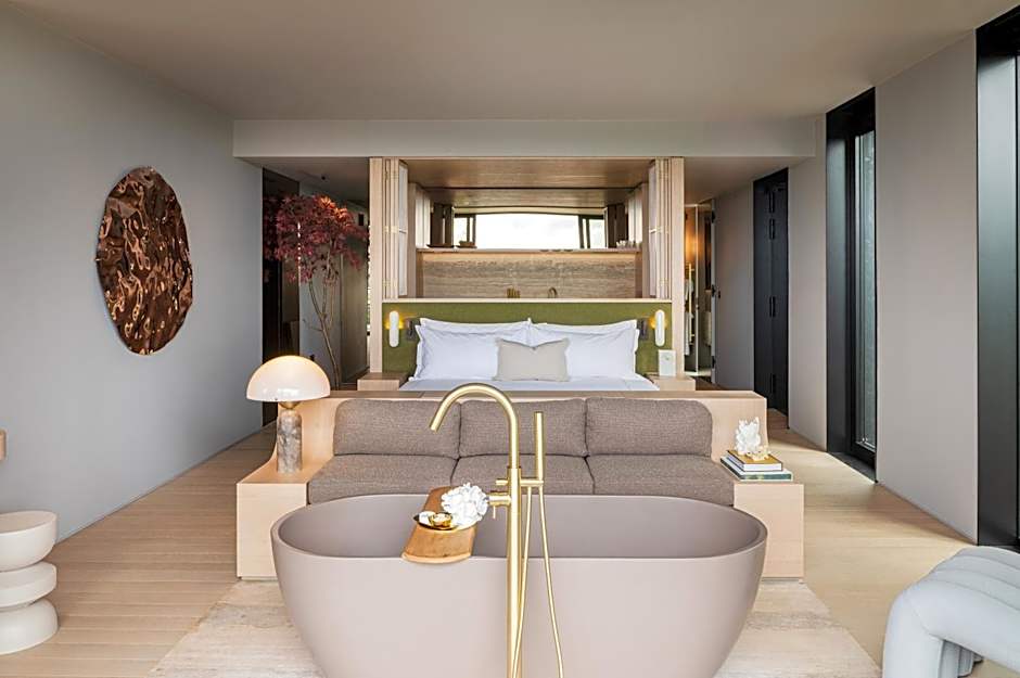 Photo 1 of 8 of Suite