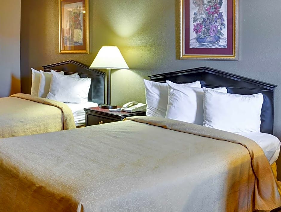 Quality Inn & Suites Hot Springs-Lake Hamilton