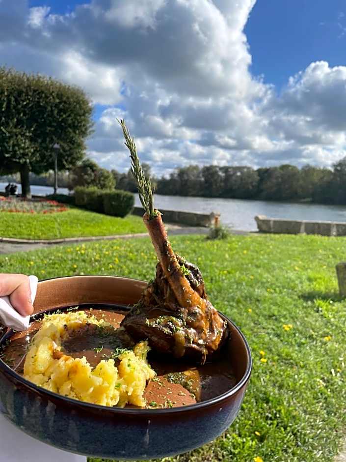 LOGIS Hôtel & Restaurant - Les Bords de Seine