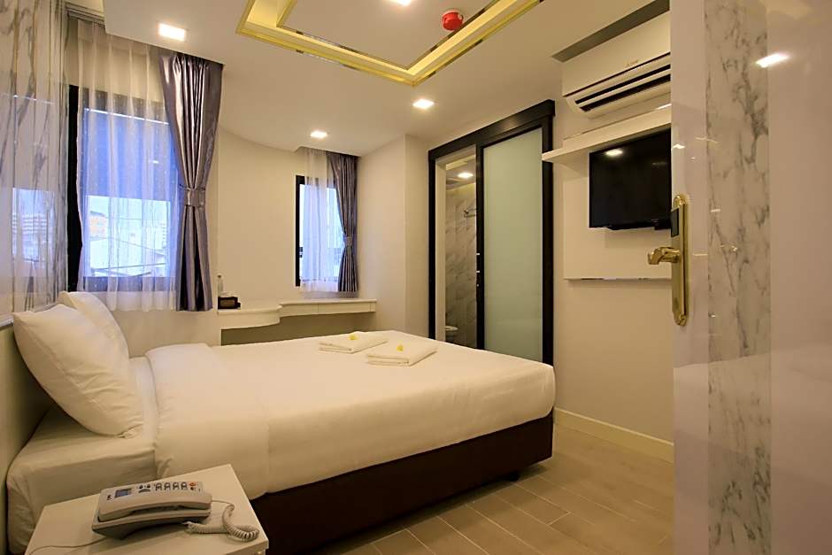 Pratunam Atrium Hotel