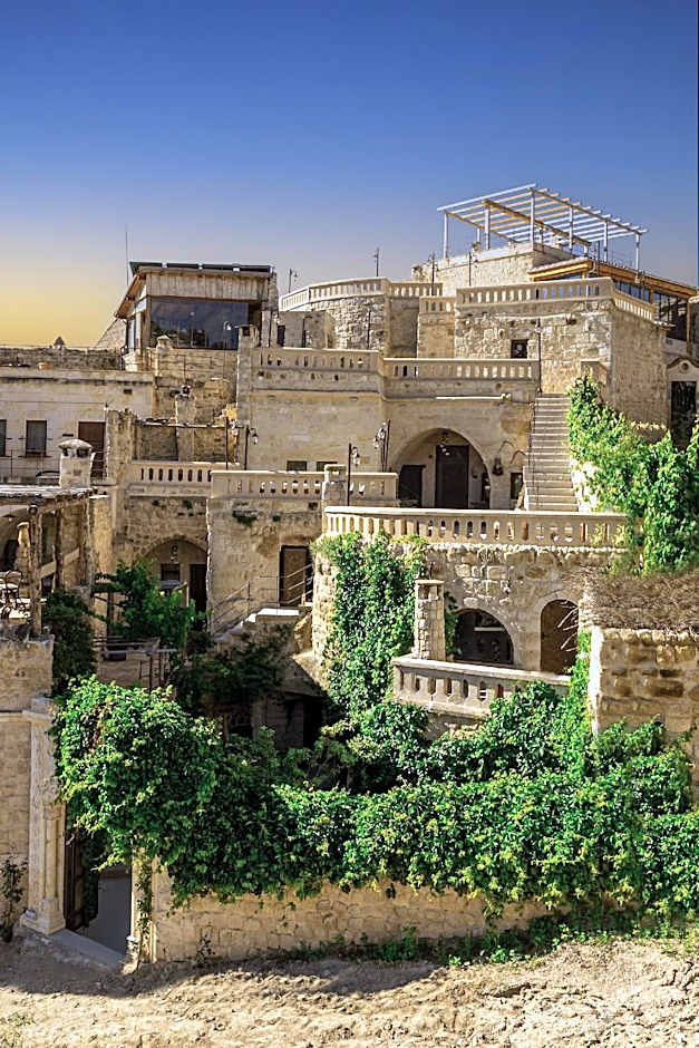 Kayata Cave Suites