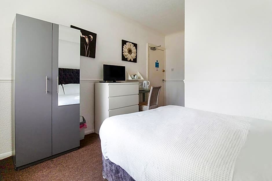 OYO The Longlands Hotel