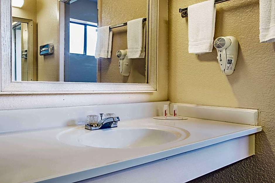 Travelodge by Wyndham Turlock