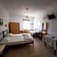 Nikos Hotel