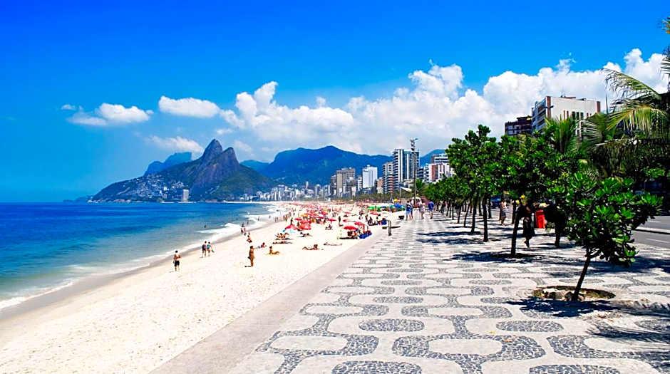 CLH Suites Domingos Ferreira