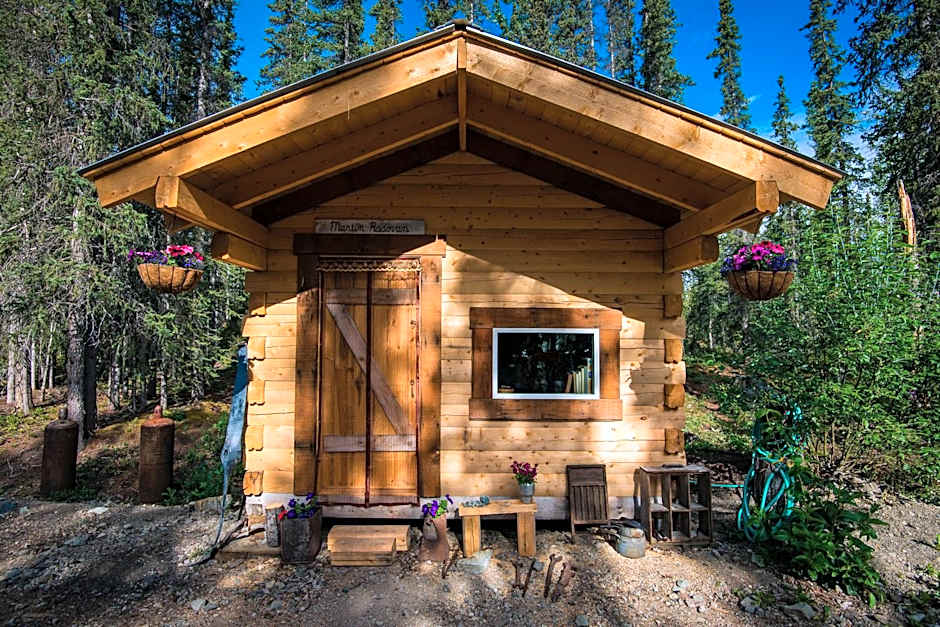 Blackburn Cabins - McCarthy, Alaska