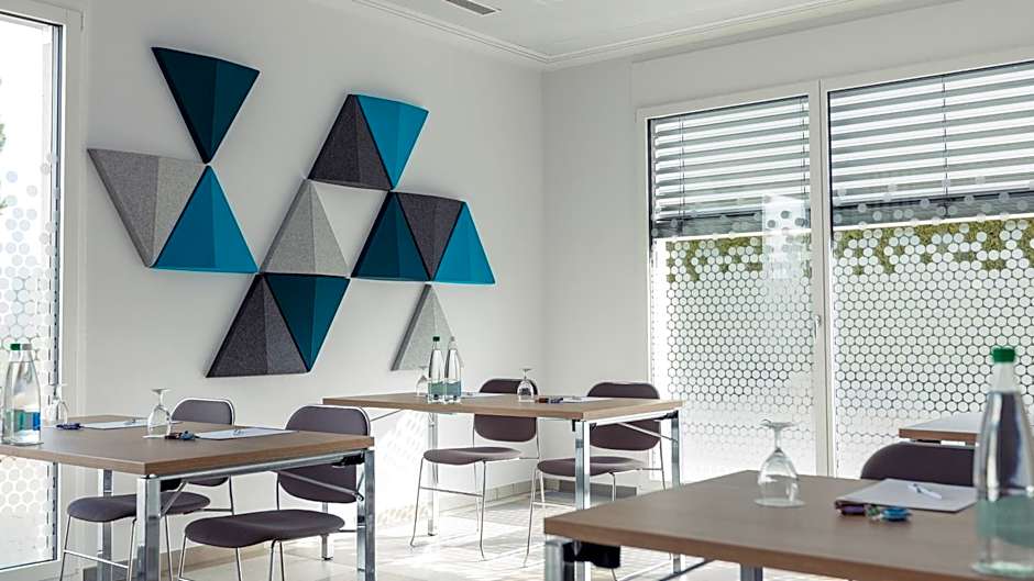 Holiday Inn Express Luzern-Neuenkirch By IHG