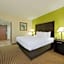 La Quinta Inn & Suites by Wyndham Grove City