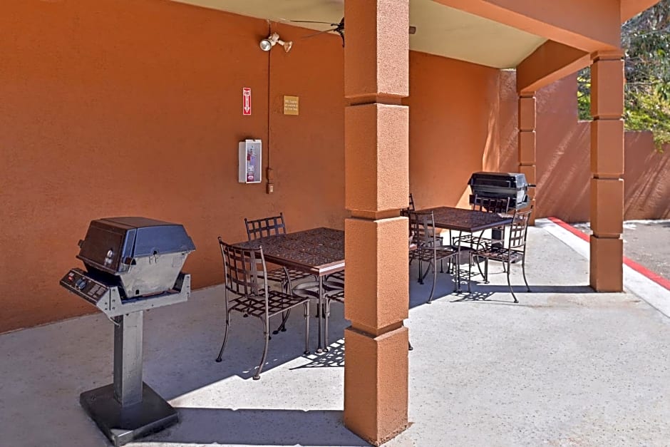 Candlewood Suites San Diego, an IHG Hotel