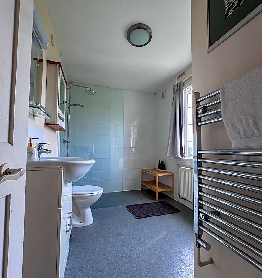 Spacious home in Bath, nature and city!