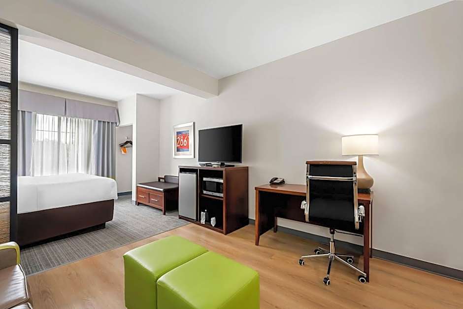 Comfort Suites New Bern near Cherry Point
