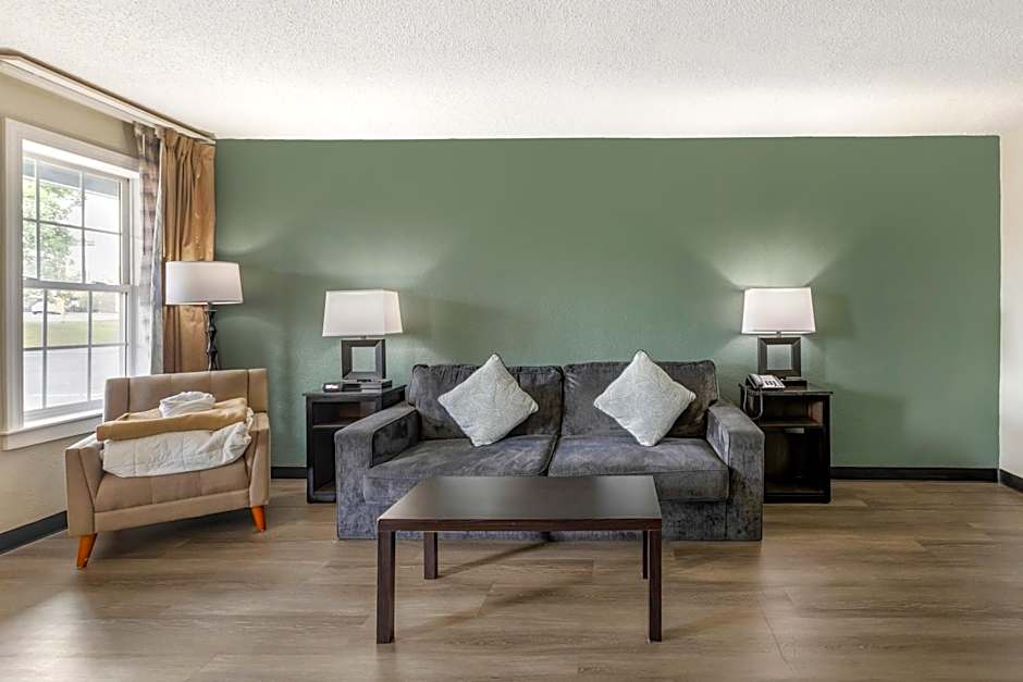Quality Inn & Suites