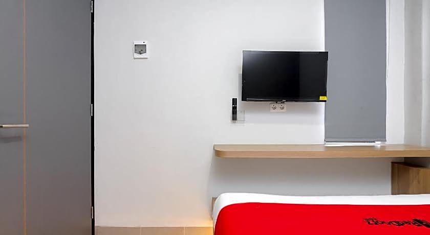 RedDoorz Plus @ Kedaton Lampung