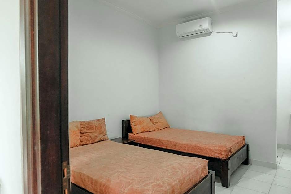 Photo 1 of 8 of Superior 2 Beds