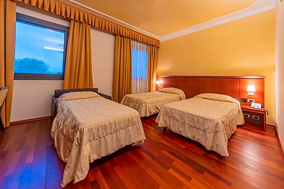 Dado Hotel International