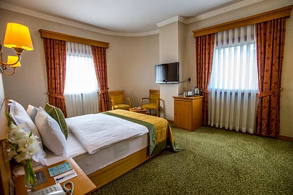 Usta Park Hotel