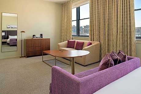 Studio King Suite With City View