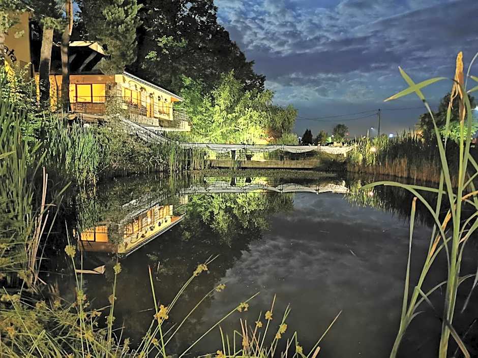 Noclegi i restauracja Zajazd Pod Skałą