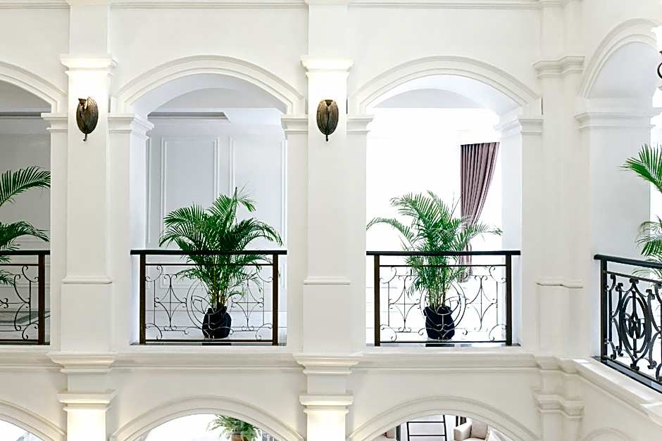 MAHALAYA The Legacy Hotel