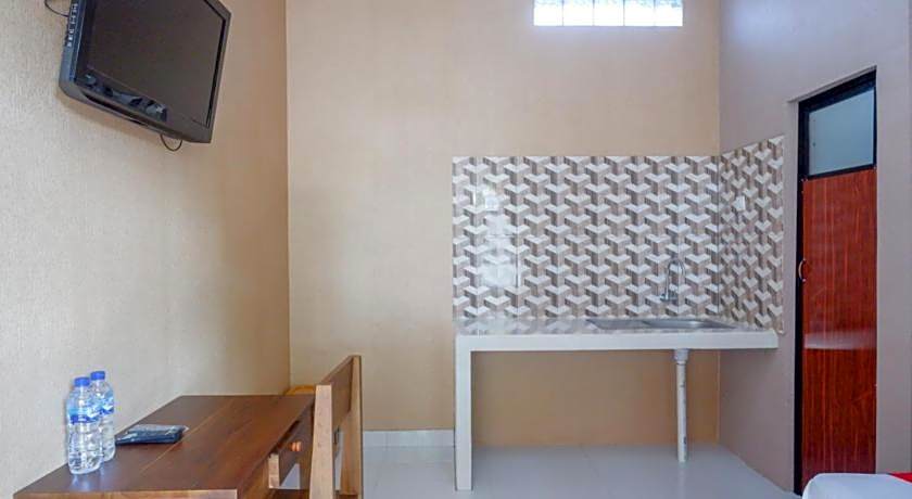 RedDoorz Syariah near Stasiun Gumilir Cilacap