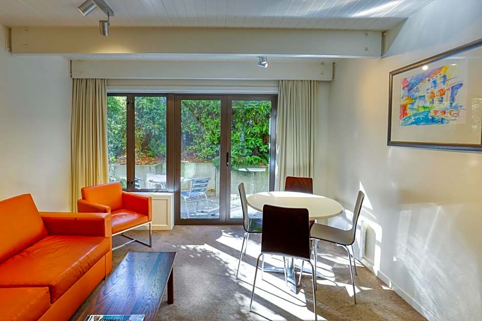Garden Court Suites & Apartments