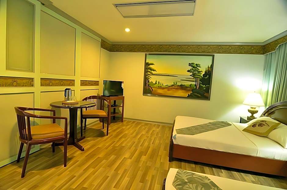 Holiday Plaza Hotel Cebu