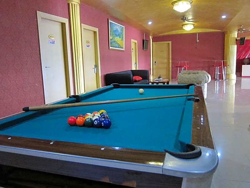 OYO 2574 Z Suites Hotel                                                                     