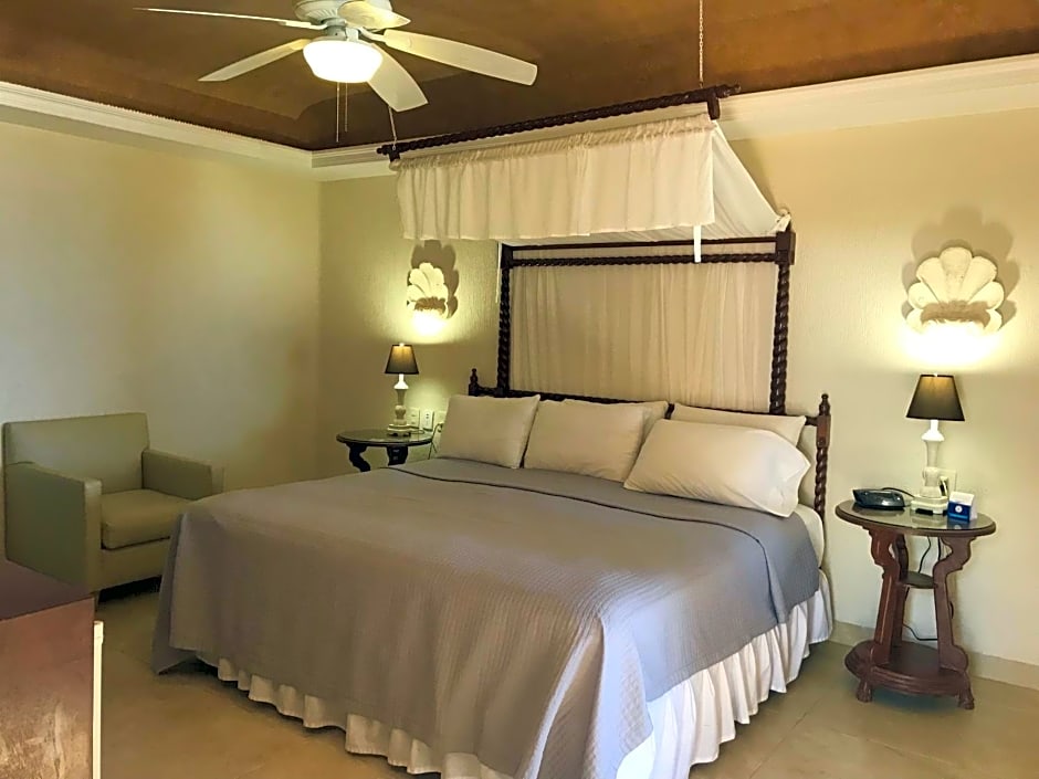 Hotel Playa La Media Luna