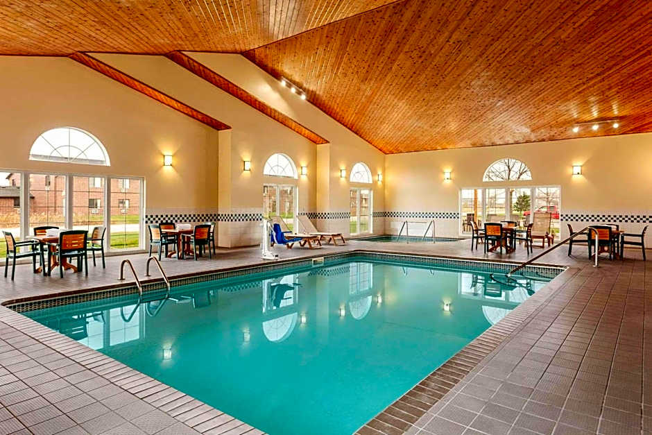 Country Inn & Suites by Radisson, Ames, IA