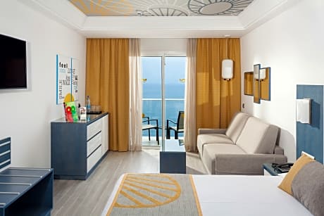 Large Double Room with sea view